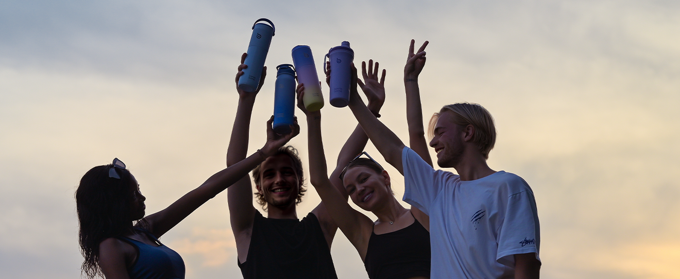 Insulated Water Bottle 24 oz with Handle and Flip Tops Lids Stainless Steel Water Bottle Push Button Lid Leak proof Portable for Running Travel Sports Hiking