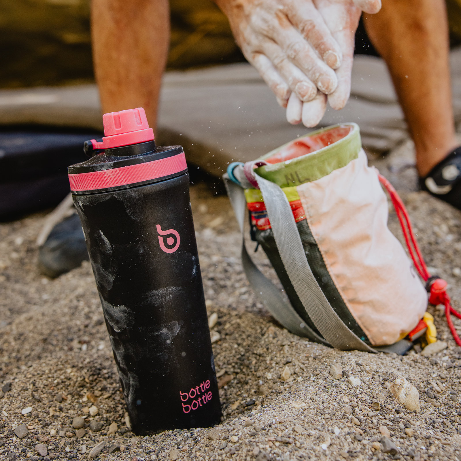 26 oz Insulated Shaker Bottle Insulated Water Bottle for Men and Women Protein Shaker for Gym Water Cup