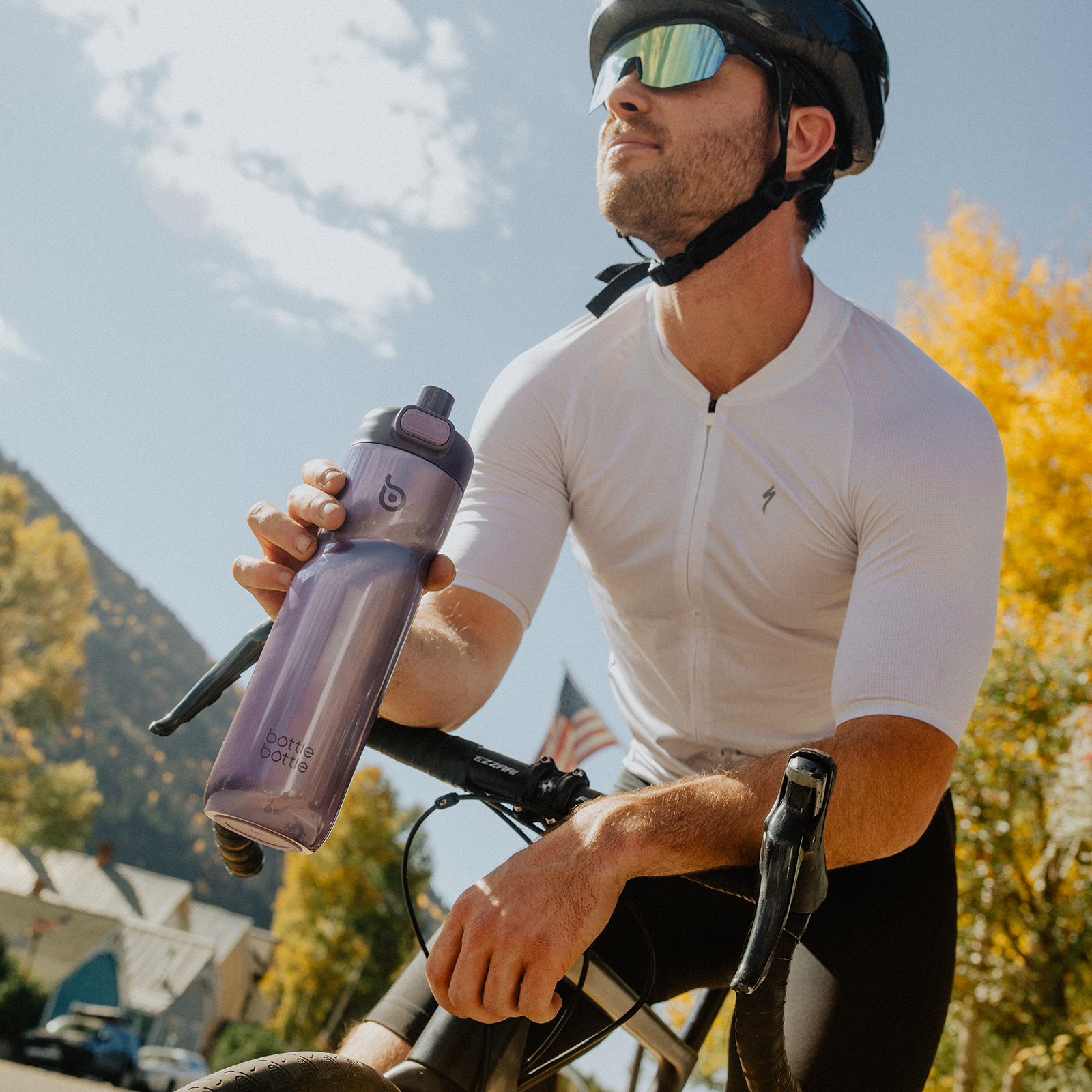 Insulated Water Bottle 24 oz with Handle and Flip Tops Lids Stainless Steel Water Bottle Push Button Lid Leak proof Portable for Running Travel Sports Hiking